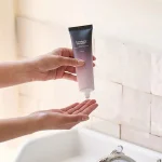 HARUHARU WONDER – Black Rice Moisture 5.5 Soft Cleansing Gel - Image 5