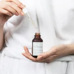 MARY & MAY – Niacinamide Chaenomeles Sinensis Serum - Image 3