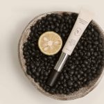 HEVEBLUE – Black Yuja Bean Lifting Auto Eye Cream - Image 2